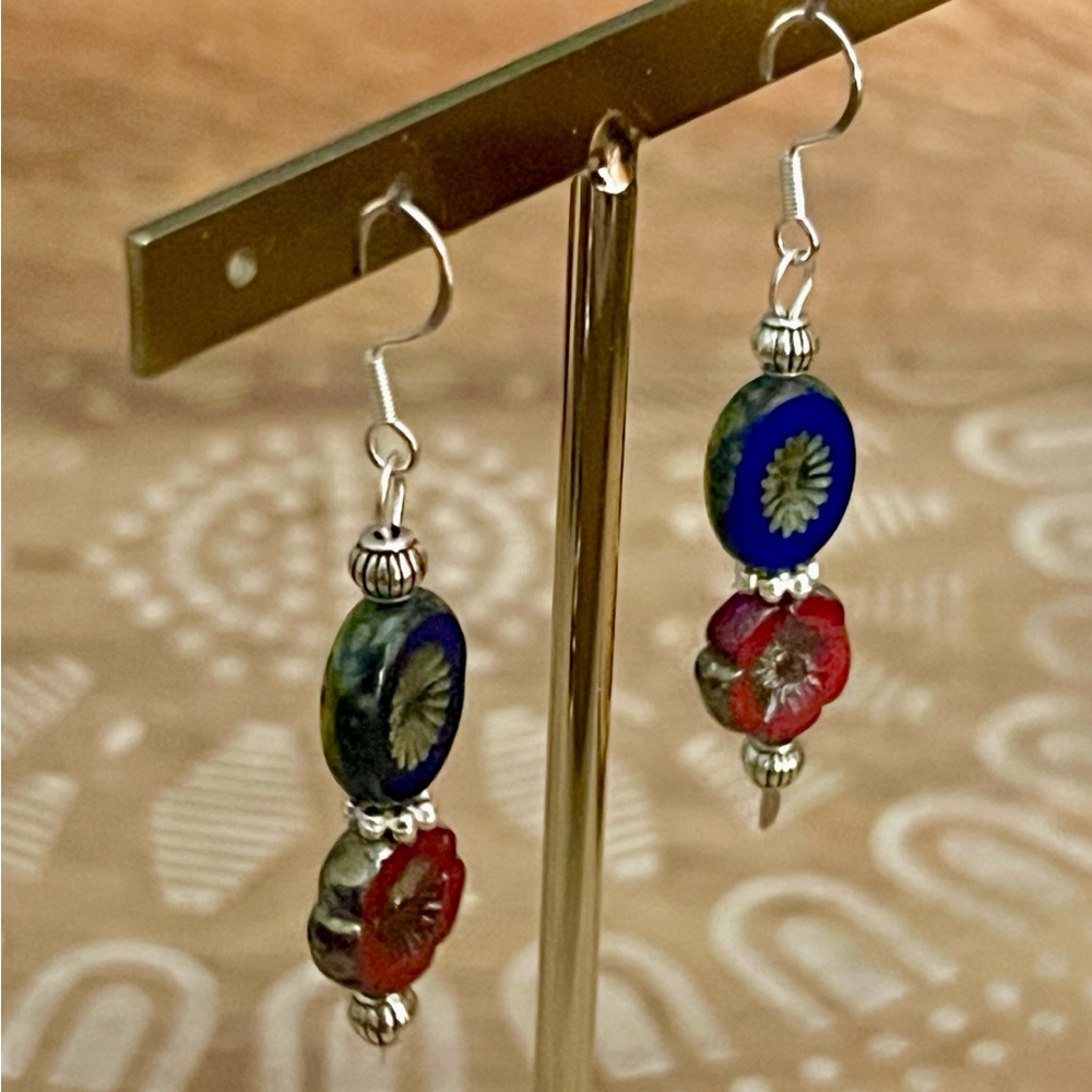 New Gorgeous Blue & Red Flower Czech Glass Earrings With 925 Silver French Hooks - Picture 6 of 9